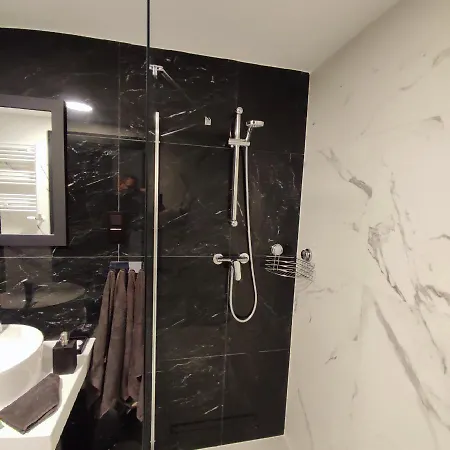 Royal Solny Z Aneksem, Klimatyzacja I Konsola Ps4 W Z Krytym Basenem, Sauna I شقة فندقية 3*