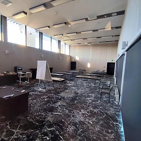Royal Solny Z Aneksem, Klimatyzacja I Konsola Ps4 W Z Krytym Basenem, Sauna I Aparthotel