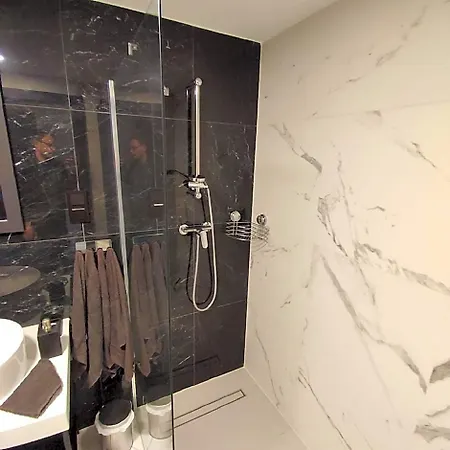 Royal Solny Z Aneksem, Klimatyzacja I Konsola Ps4 W Z Krytym Basenem, Sauna I Aparthotel 3*